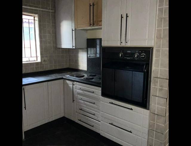 5 BEDROOM HOUSE FOR SALE IN MANKWENG